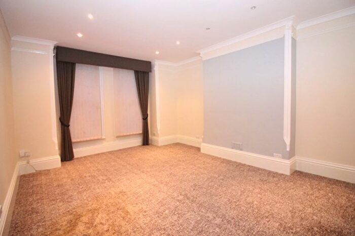 1 Bedroom Flat To Rent In Hamilton Drive, The Park, Nottingham, NG7