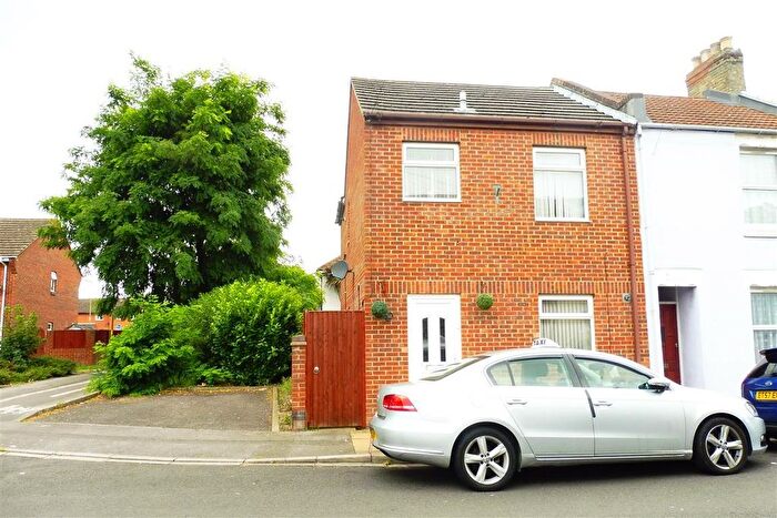 3 Bedroom Property To Rent In Leonard Road, Gosport, PO12
