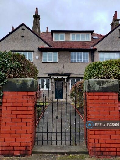 3 Bedroom Flat To Rent In Hoylake, Wirral, CH47