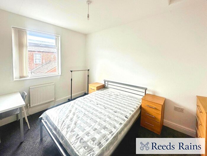 4 Bedroom Terraced House To Rent In Romney Street, Salford, M6
