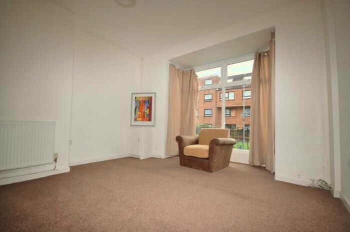 1 Bedroom Flat To Rent In Grove Road North, Southsea, PO5