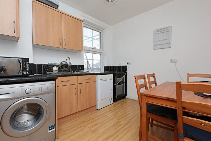 2 Bedroom Flat For Sale In Leazes Court, Barrack Road, Newcastle Upon Tyne, NE4