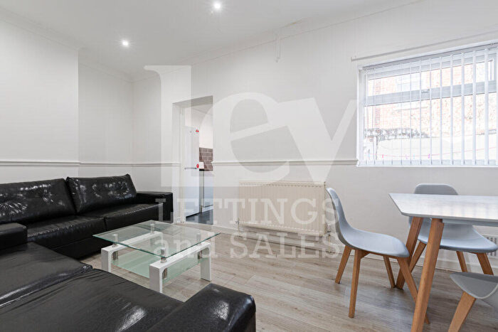 4 Bedroom Semi Detached House To Rent In The Coppie Road, Liverpool, L4