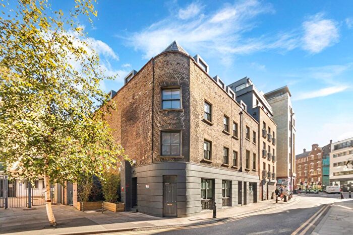 2 Bedroom Maisonette For Sale In Wheler Street, Spitalfields, London, E1