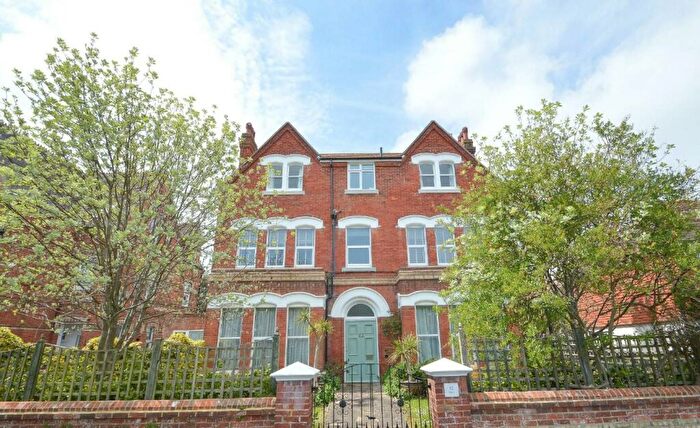 2 Bedroom Flat To Rent In Grassington Road, Eastbourne, BN20