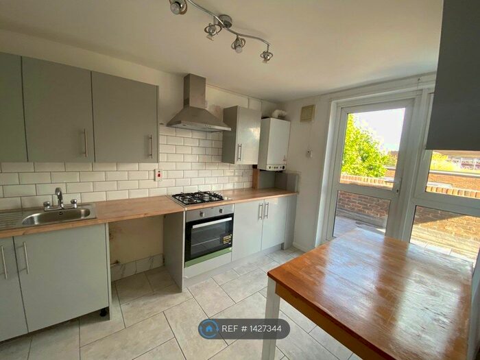 2 Bedroom Flat To Rent In Salisbury Walk, London, N19