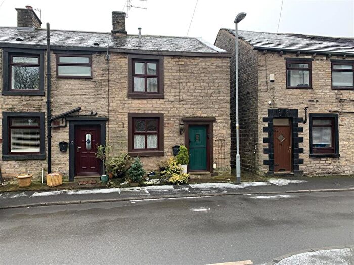 3 Bedroom End Of Terrace House For Sale In Woodend Street, Springhead, Oldham, OL4