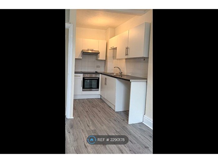 2 Bedroom Flat To Rent In Edward Street, Brighton, BN2