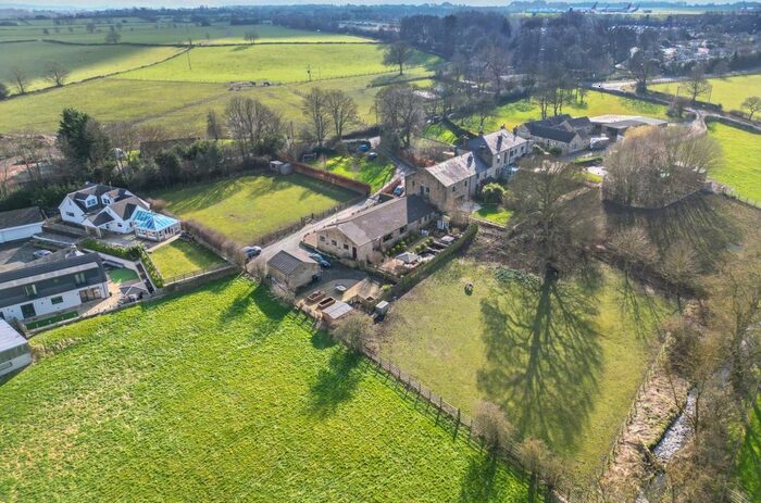 4 Bedroom Bungalow For Sale In Dean Head, Scotland Lane, Horsforth, LS18