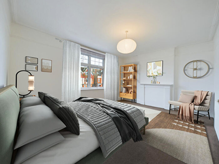 2 Bedroom Apartment To Rent In Queen Anne Avenue, Bromley, Kent, BR2