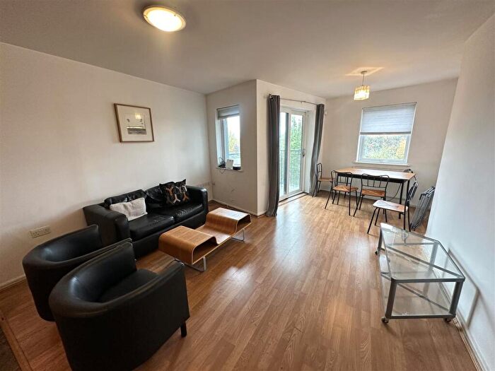 2 Bedroom Apartment For Sale In The Frame, A The Waterfront, Openshaw, M11