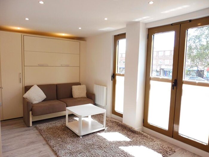 Apartment To Rent In London Road, Cheam, Sutton, SM3