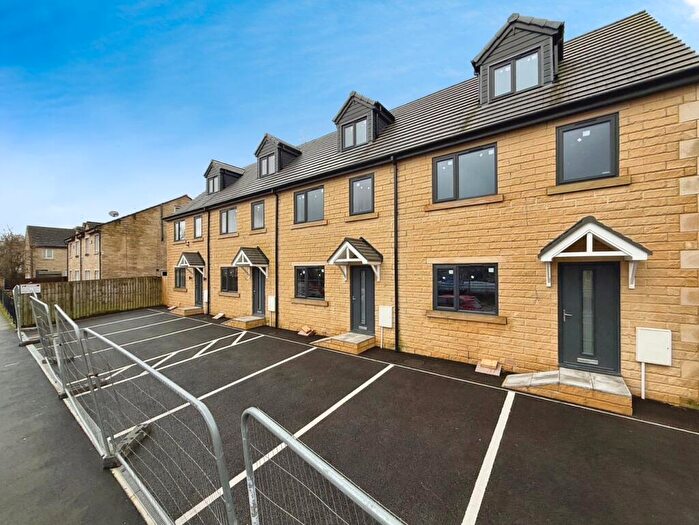 4 Bedroom Town House For Sale In Salisbury Road, Frizinghall, Bradford, BD9