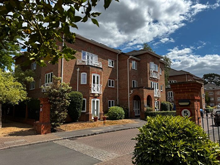 2 Bedroom Flat To Rent In Trematon Place, Teddington, TW11