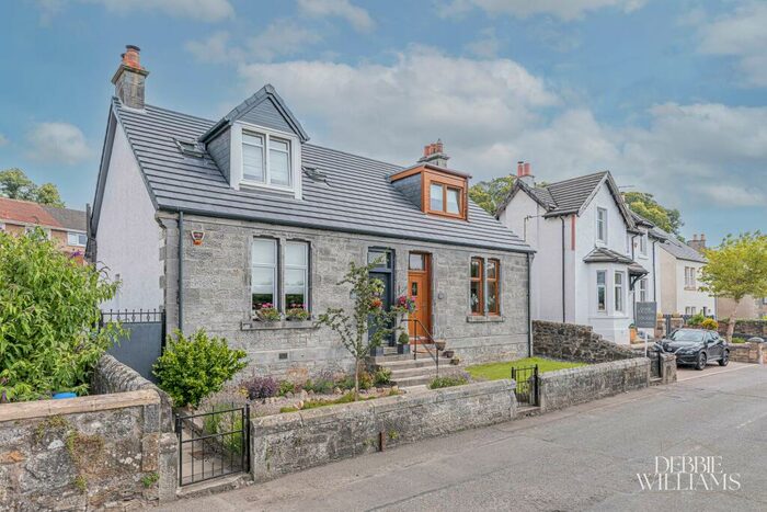 3 Bedroom Semi-Detached House For Sale In Kirk Brae, Kincardine, FK10