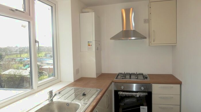 2 Bedroom Property To Rent In Flat Elthorne Way, Kingsbury, London, NW9