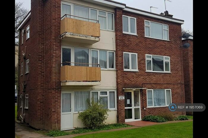 1 Bedroom Flat To Rent In Woodside Court, Southampton, SO17