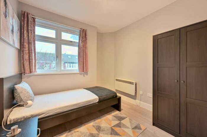 Studio To Rent In Thurlby Road, Wembley, HA0