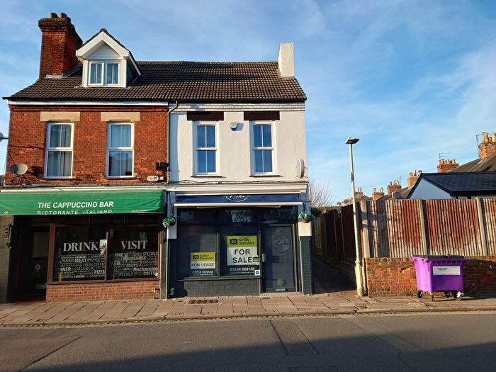 2 Bedroom Flat To Rent In Newnham Street, Bedford, MK40