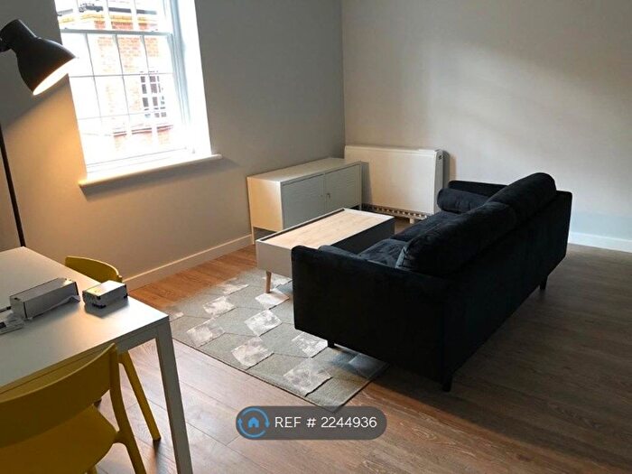 1 Bedroom Flat To Rent In Barham Lodge, Buckingham, MK18