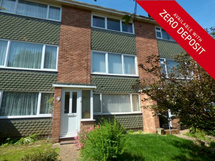 3 Bedroom Town House To Rent In Anglesey Road, Alverstoke, PO12