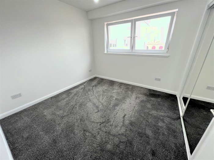 2 Bedroom Flat To Rent In Barrland Street, Pollokshaws, Glasgow, G41