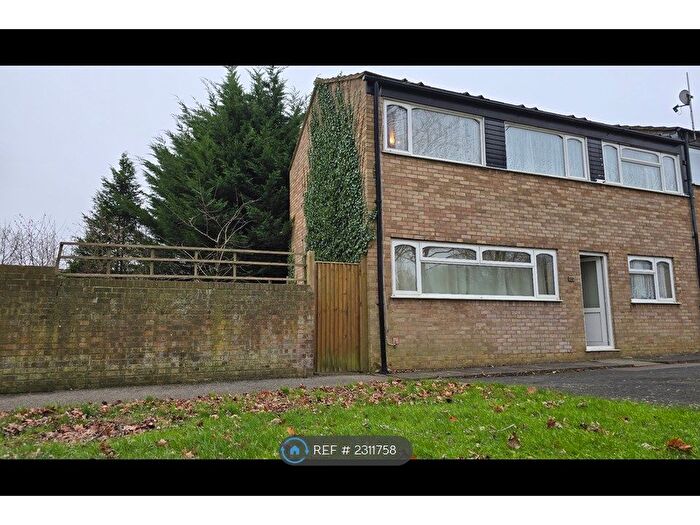 3 Bedroom End Of Terrace House To Rent In Buckingham Gate, Eaglestone, Milton Keynes, MK6