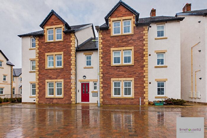 2 Bedroom Flat For Sale In Loaningdale Avenue, Biggar, ML12