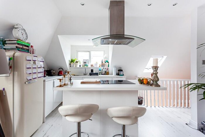 1 Bedroom Flat To Rent In Park Avenue, N22