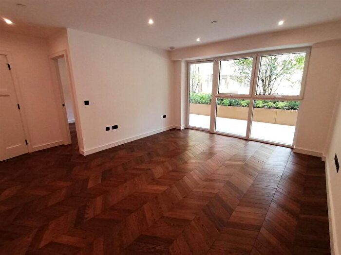 1 Bedroom Apartment To Rent In Manners House, Royal Exchange, KT1