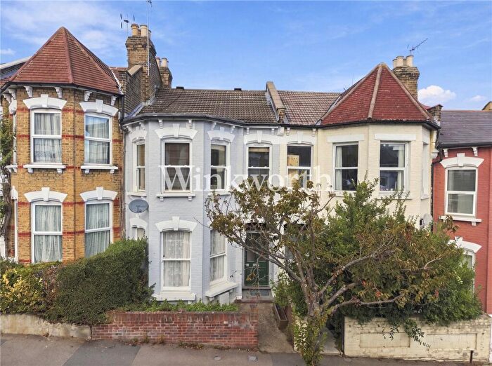 1 Bedroom Apartment For Sale In Duckett Road, London, N4