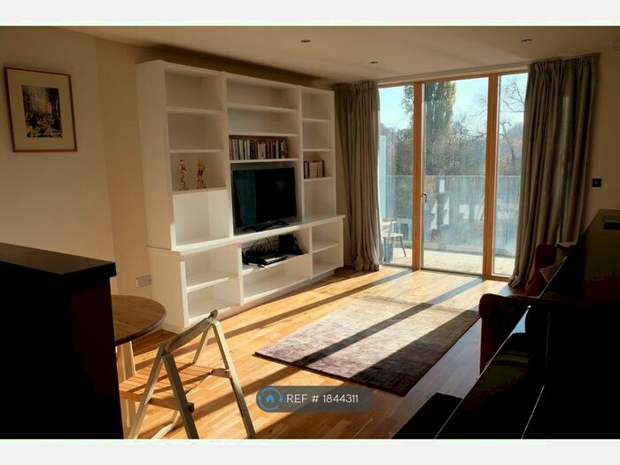 2 Bedroom Flat To Rent In Kew Bridge Road, Brentford, TW8