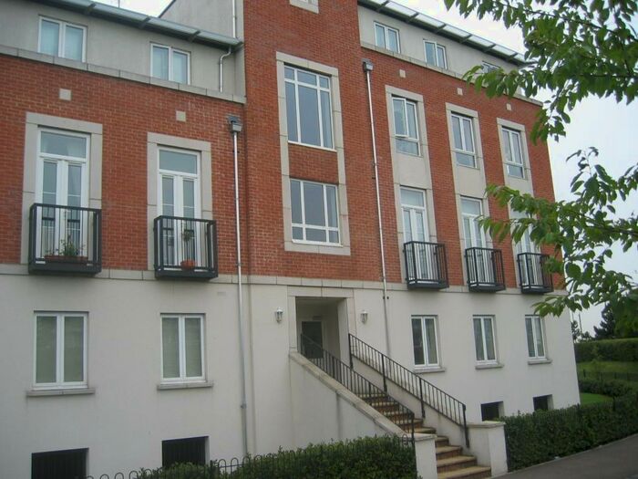 2 Bedroom Apartment To Rent In Mosquito Way, Hatfield, AL10