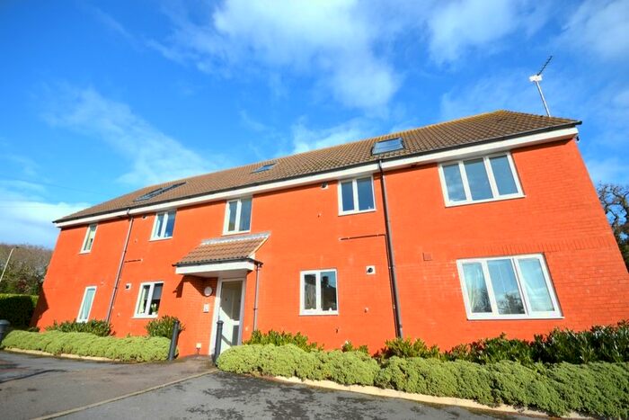 1 Bedroom Flat To Rent In Salterton Road, Exmouth, Devon, EX8