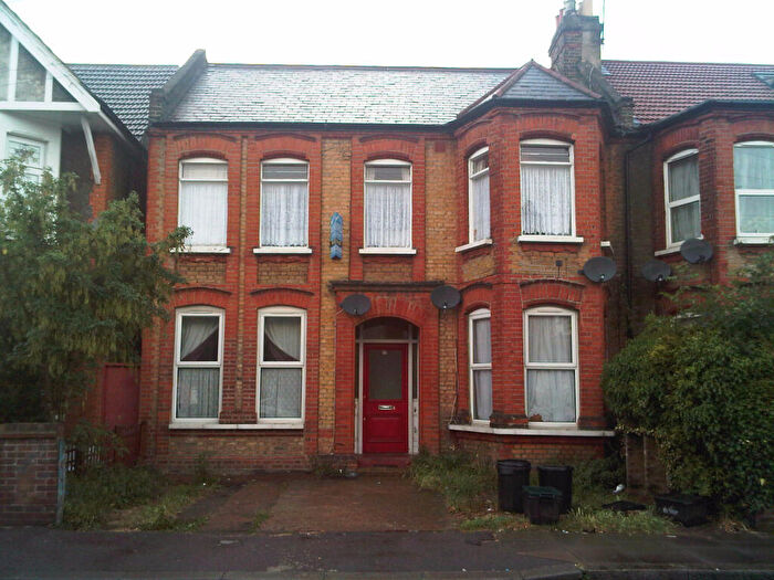1 Bedroom Flat To Rent In Valentines Rd, Ilford, IG1