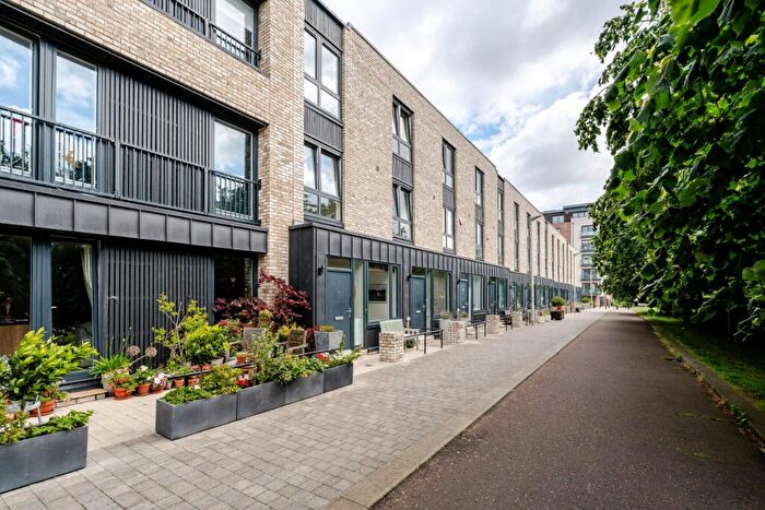 3 Bedroom Terraced House For Sale In Waterfront Avenue, Edinburgh, EH5