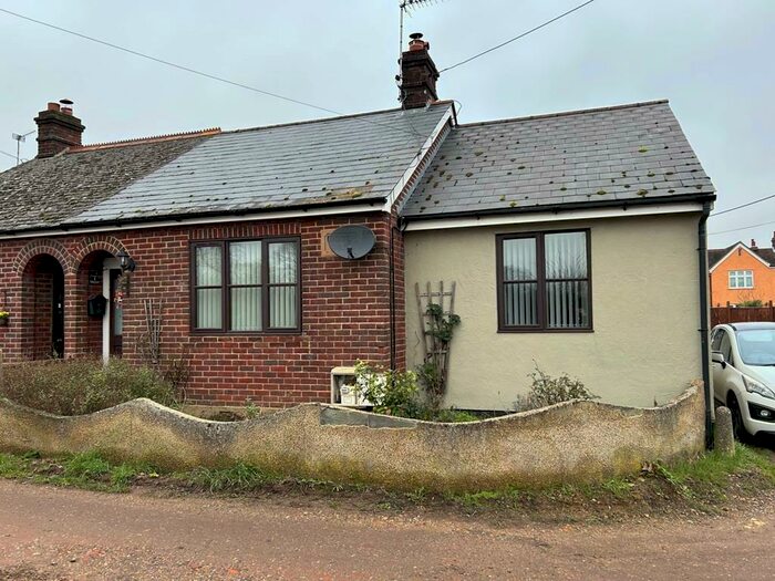 4 Bedroom Chalet To Rent In Gibson Road, Sible Hedingham, CO9