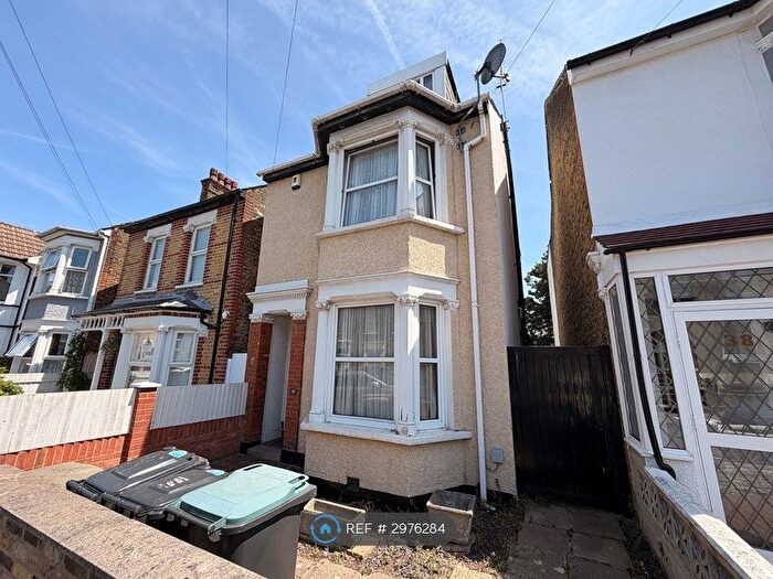 4 Bedroom Detached House To Rent In Brandon Street, Gravesend, DA11
