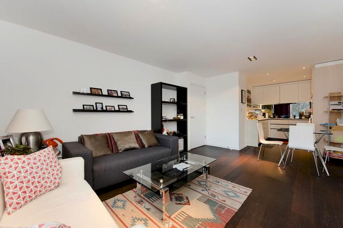 1 Bedroom Flat To Rent In Wenlock Building, Wharf Road, N1