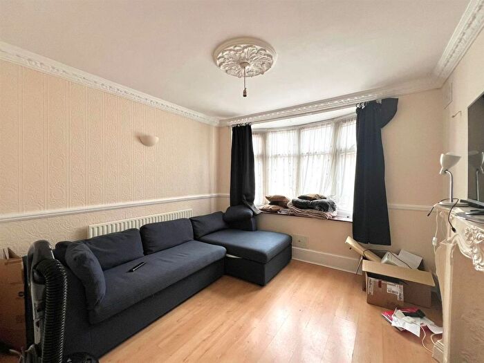 3 Bedroom End Of Terrace House To Rent In Penrhyn Avenue, London, E17