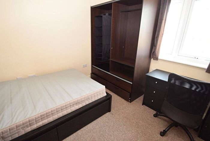 4 Bedroom Town House To Rent In Bold Street, Hulme, Manchester. ., M15
