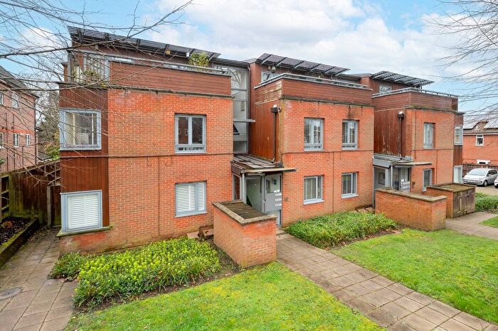2 Bedroom Flat For Sale In York Road, Sutton, Surrey, SM2