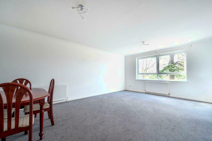 2 Bedroom Flat To Rent In Albury Road, Guildford, GU1