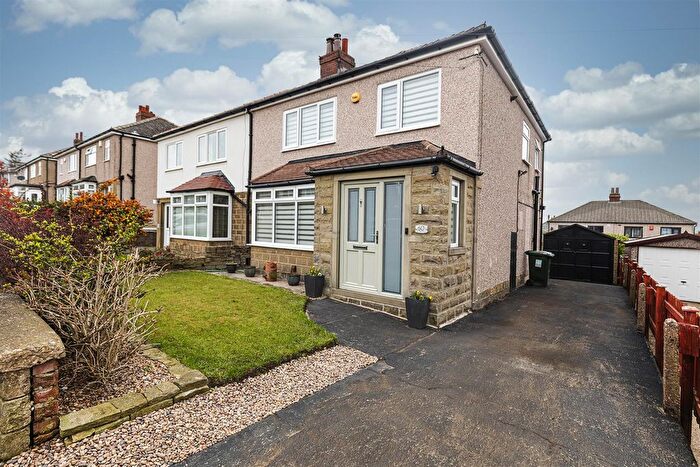 3 Bedroom Semi Detached House For Sale In Goldington Drive, Oakes, Huddersfield, HD3