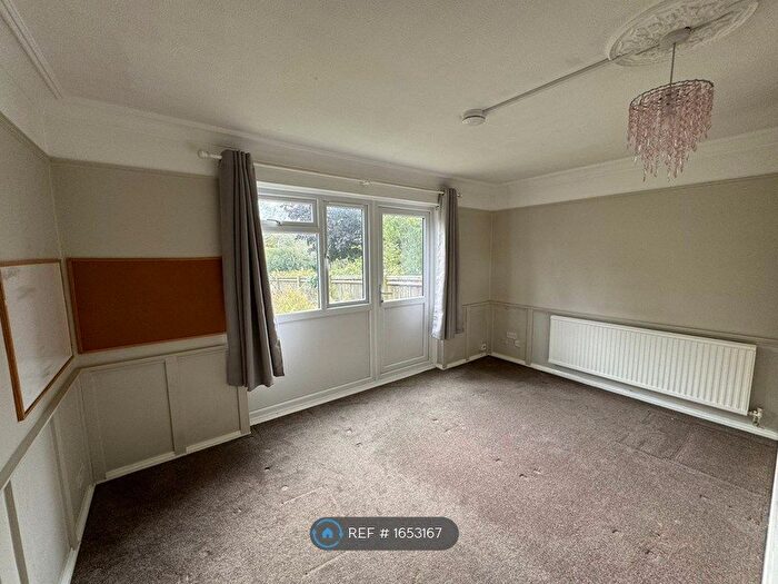 3 Bedroom Flat To Rent In Woodcock Close, Colchester, CO4