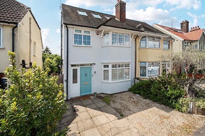 4 Bedroom Semi-Detached House To Rent In Kennett Road, Headington, OX3