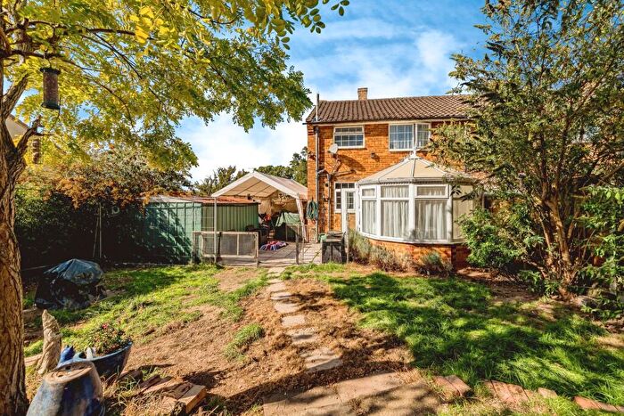 2 Bedroom End Of Terrace House For Sale In Lynch Hill Lane, Slough, SL2