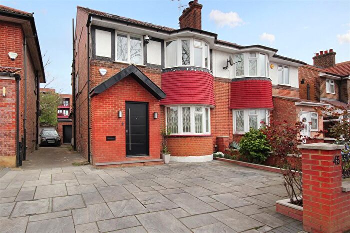 5 Bedroom Semi-Detached House To Rent In Bowes Road, W3