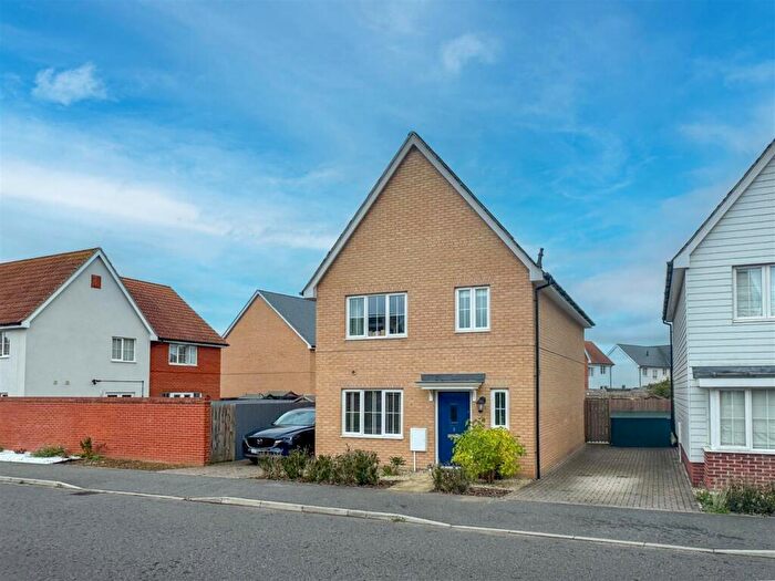 4 Bedroom Detached House For Sale In Buckthorn Way, Red Lodge, IP28