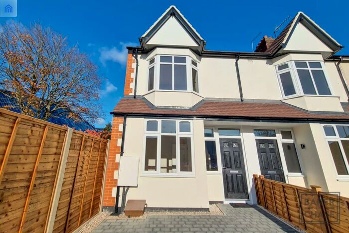 3 Bedroom End Of Terrace House To Rent In Lincoln Road, Enfield, EN1